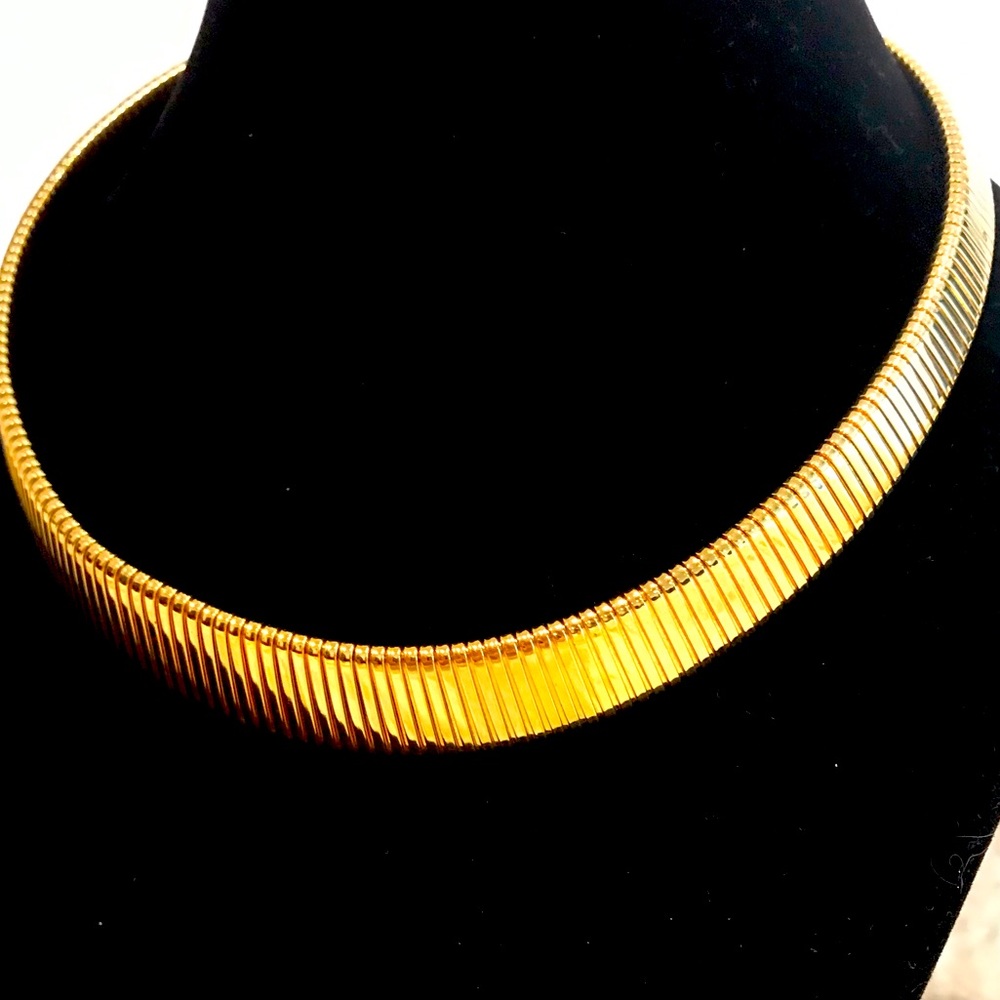 Monet necklace